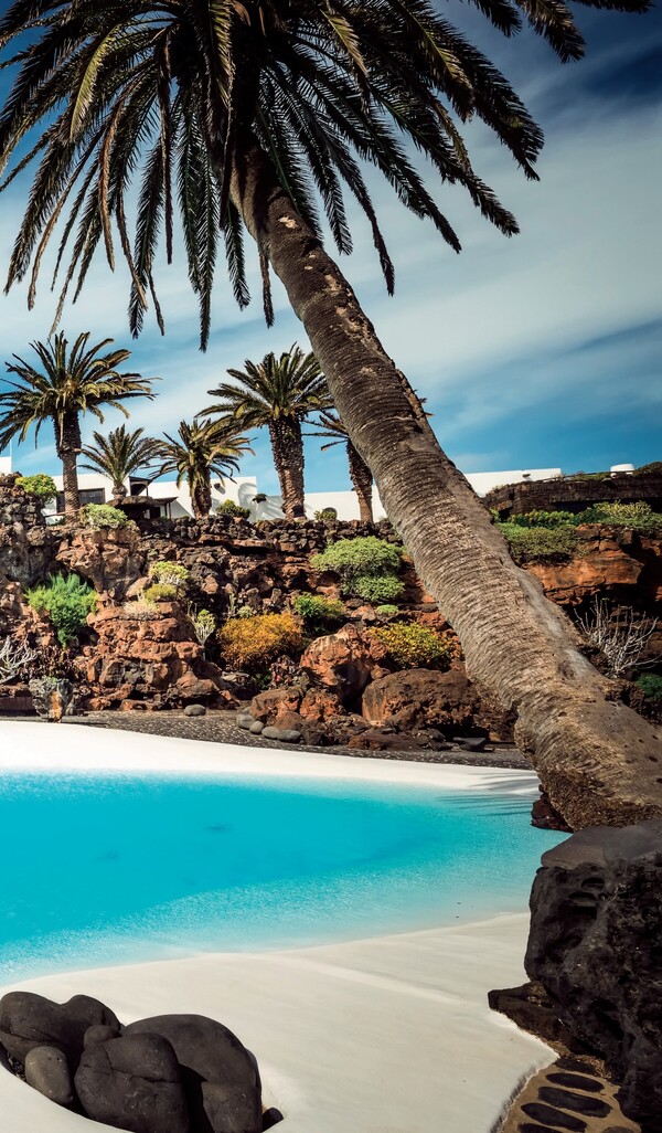 내부에 화산 동굴이 있는 하메오스 델 아구야