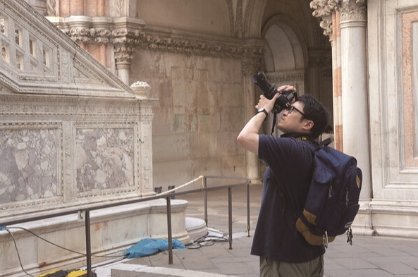 Profile 류동현 •1973년생 • 페도라 프레스 편집장 & 전시 기획자 및 미술 저술가 | 사진 제공 류동현