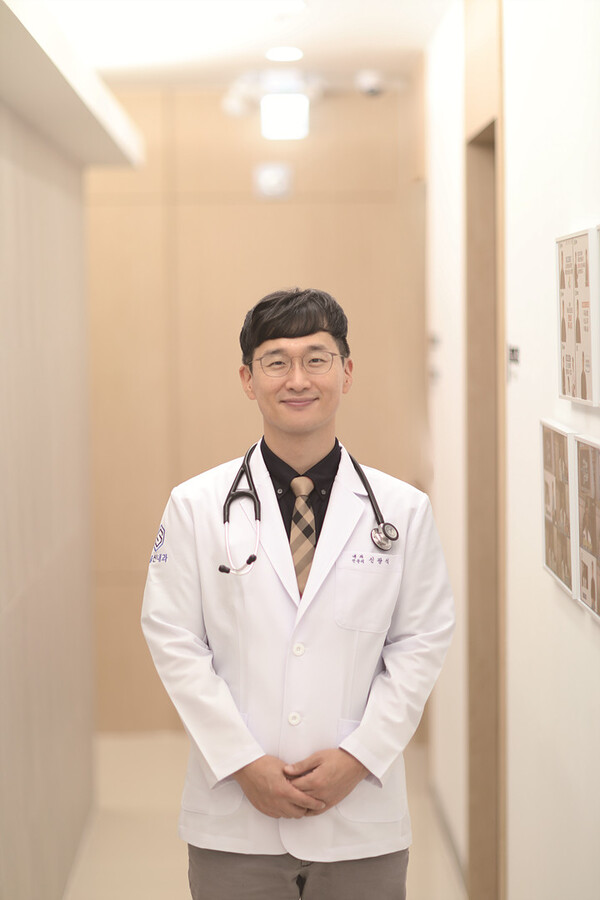 Profile 신광식 •現 서울신내과의원 •울산세민병원 진료 부장 •울산제일병원 진료 과장 •서울대학교 의과대학 소화기내과 임상 교수