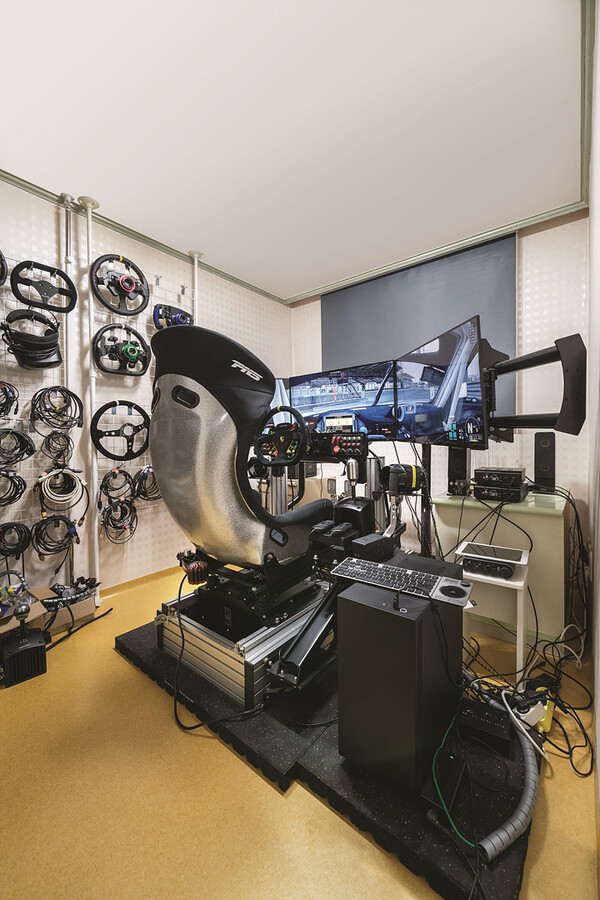 Profile 홍성범•1977년생•방송 PD