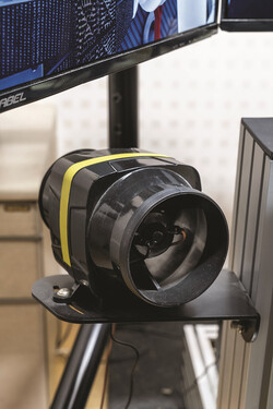 바람을 일으켜 레이싱의 몰입감을 높여 주는 윈드 제너레이터