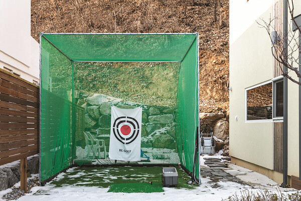 정원 옆 골프연습장