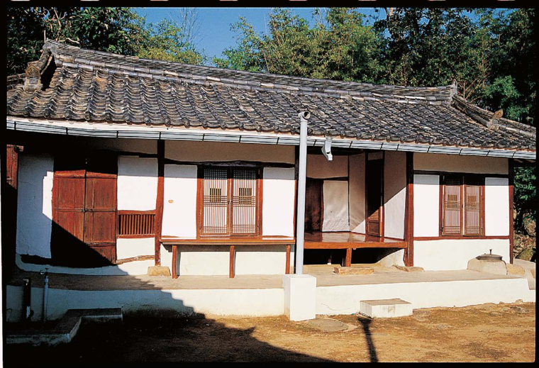 극단적인 길흉화복의 터에 자리한 노태우 전 대통령의 생가