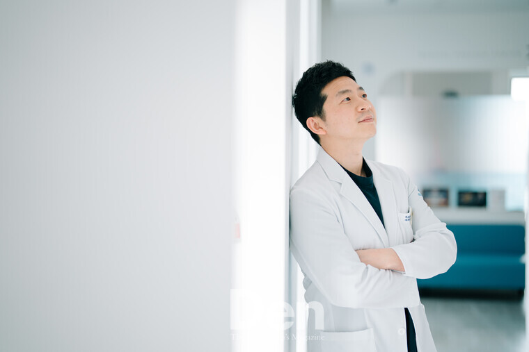 이상환<br>·&nbsp;이룸내과의원&nbsp;대표원장<br>·&nbsp;대한소화기내시경학회&nbsp;정회원<br>·&nbsp;대한내과학회&nbsp;정회원<br>