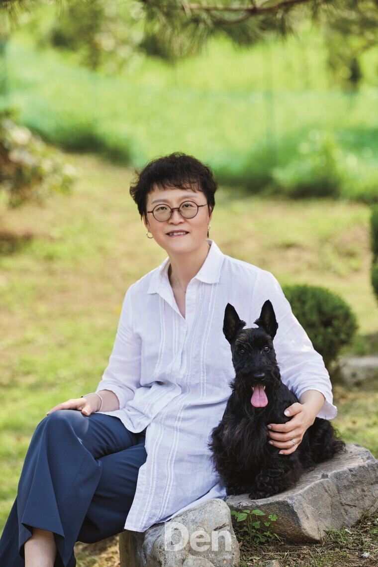 로이병원 가정의학과 황윤지 원장과 반려견 셔플리<br>