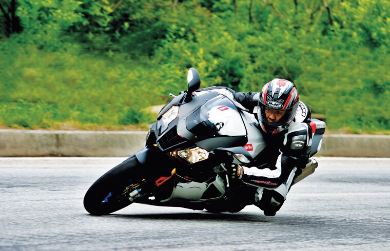 아프릴리아 RSV1000 시승 취재. 2007년 ©현종화