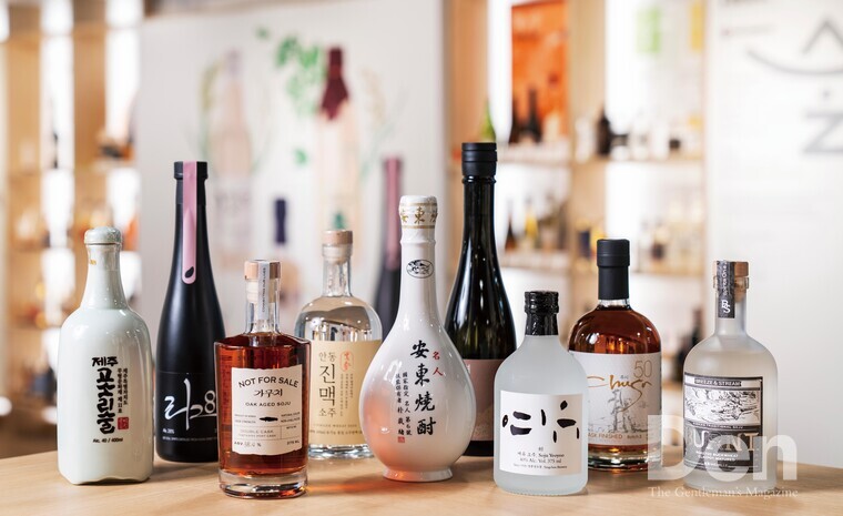 다양한 원재료와 양조 방식으로 빚은 증류식 소주. ⓒDen