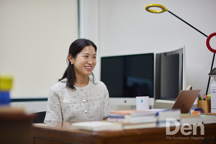 김은영<br>· 서울대학교 정신건강의학과 교수<br>· &lt;나는 왜 마음 놓고 쉬지 못할까&gt; 저자<br>