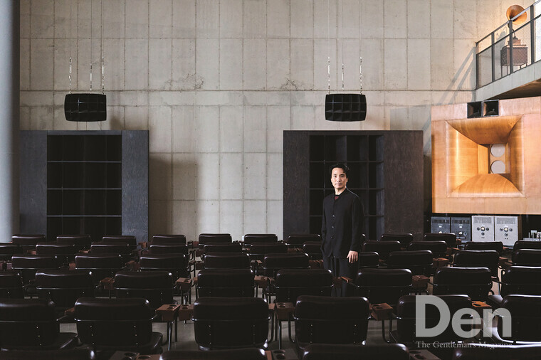 오정수<br>· 콩치노 콩크리트 대표<br>· 건화치과의원 대표원장<br>